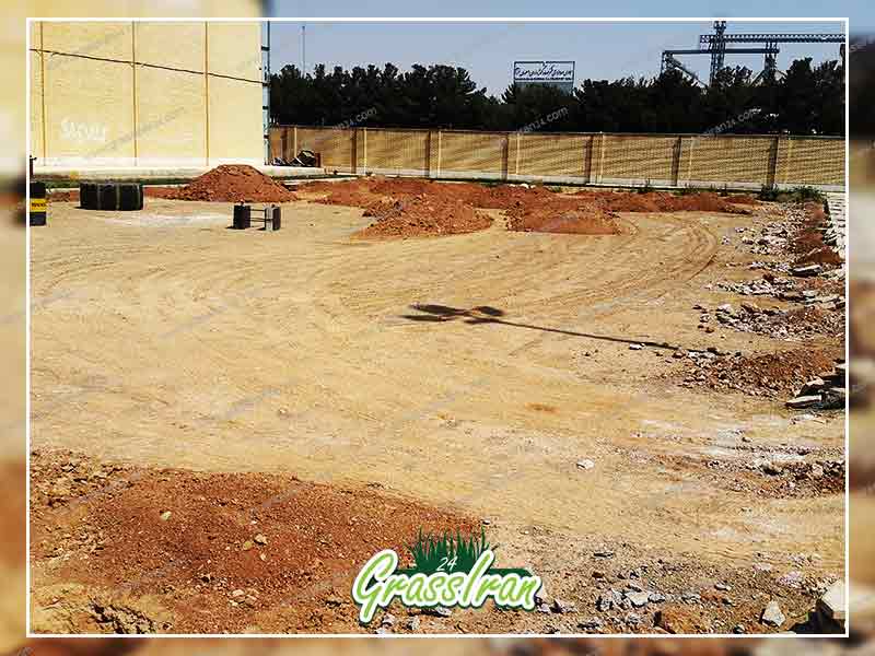 زیرسازی و خاکبرداری زمین چمن مصنوعی